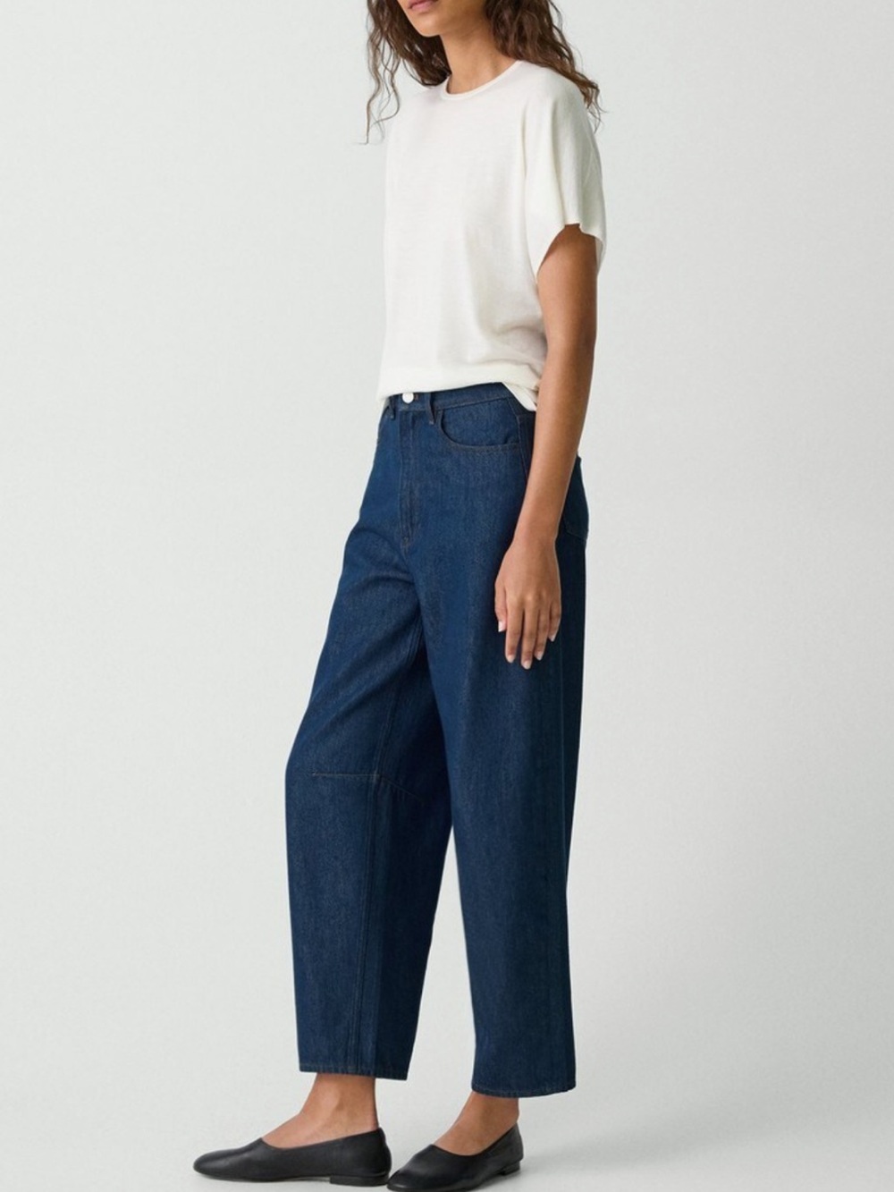 THEORY Cropped Barrel Leg Jeans in Relaxed Denim - Indigo - Size: 29 - Picture 3 of 11